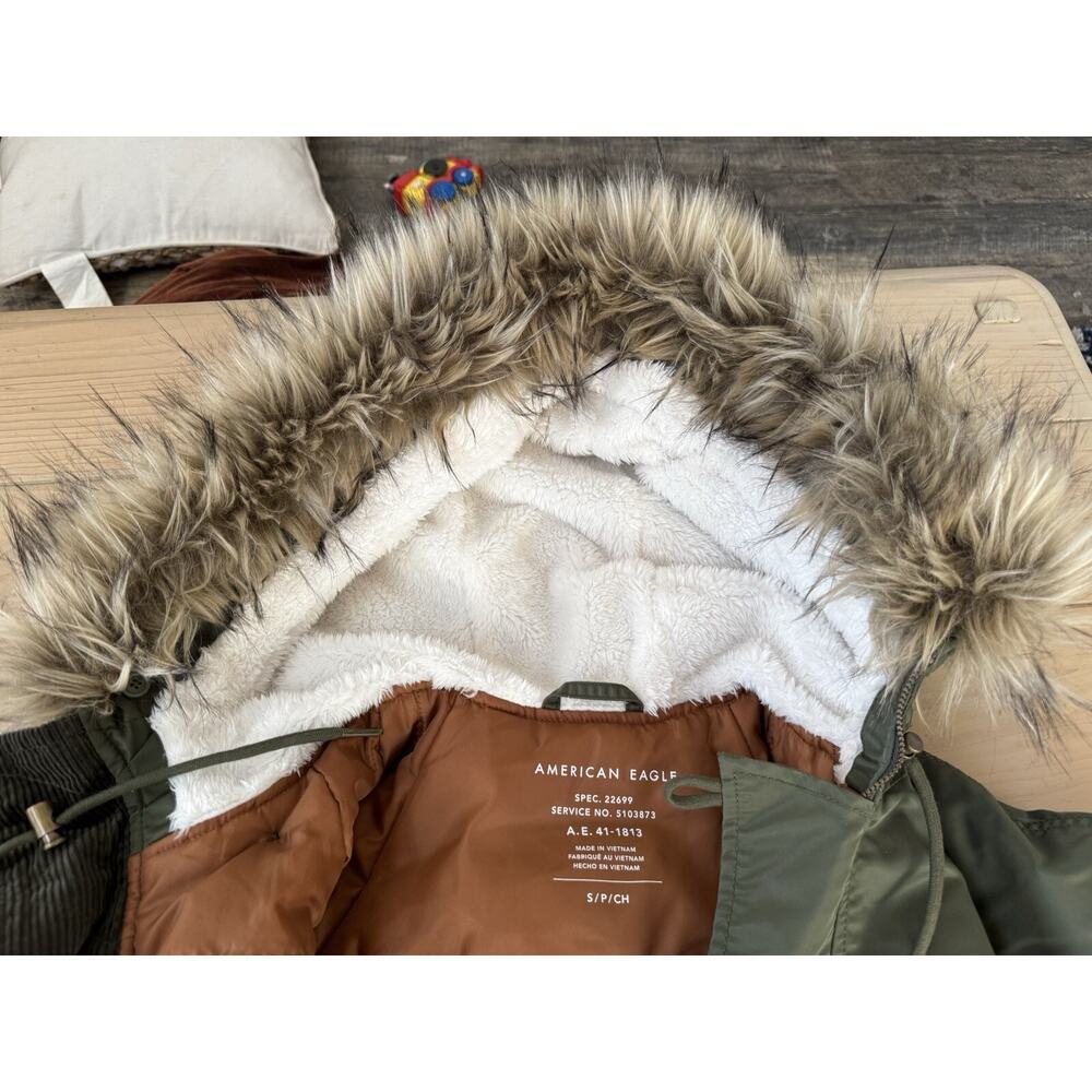 Women’s Small American Eagle Olive Green Winter Coat Parka Long Jacket Fur Hood - Picture 6 of 7